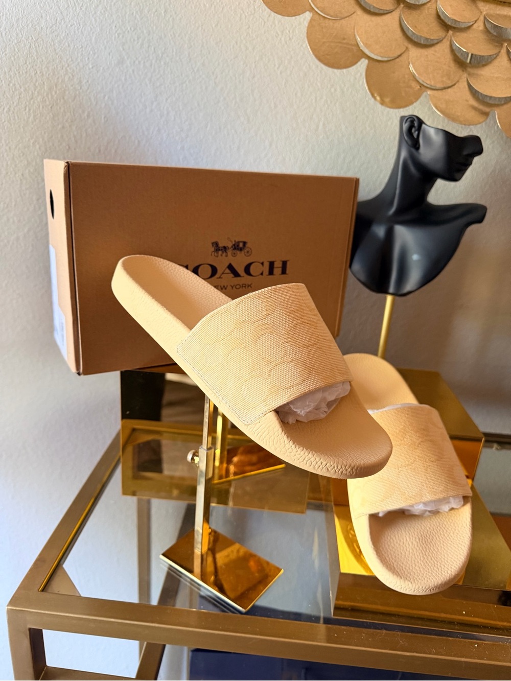 ☀️ NWT Coach Tan Logo Slide Sandals Women’s Slip-On Signature Embossed Slides